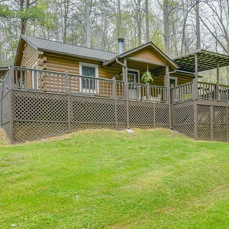 Smoky Mountain Cozy Cove Cabin Deck And Fire Pit!